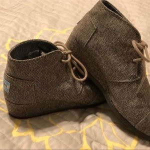 Toms Wedges Youth size 4